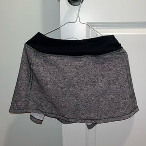 lululemon pace rival mid-rise skirt 15” length size 2 tall / gray